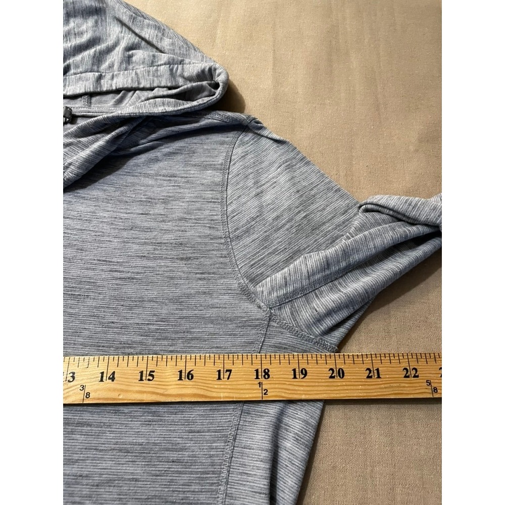 prAna Women's Sol Protect Hoodie Sz M Gray UPF Lightweight Travel Performance - Picture 3 of 6